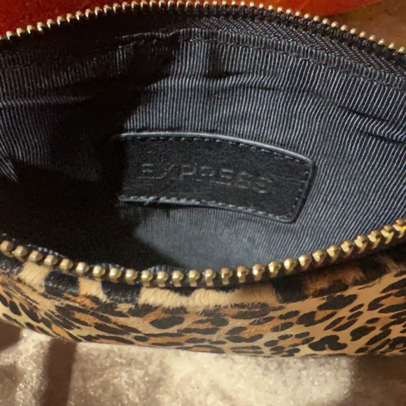 EXPRESS Leather Animal Print Wristlet Bag - Picture 3 of 11